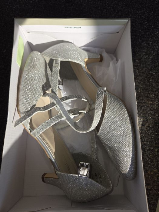 Pantofi argintii eleganți cu sclipici / glitter – Mărimea 39 – Toc comod