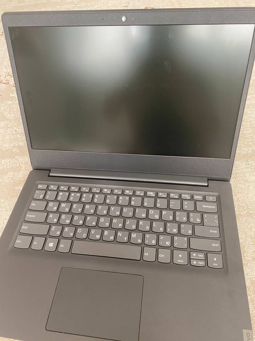 Ноутбук Lenovo .