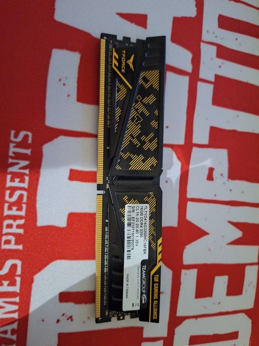 operativka ddr4 16gb 3200mhz SROCHNA