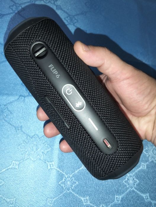 Jbl Charge 4 , Flip 6 , UE Roll