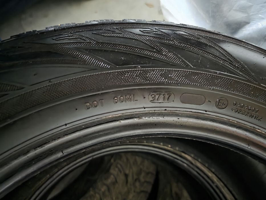 235/60/18 Nokian 4бр.