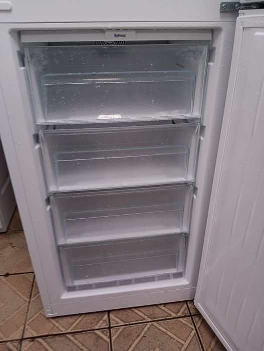 Комбиниран хладилник с фризер Liebherr с 4 чекмеджета 2години гаранция