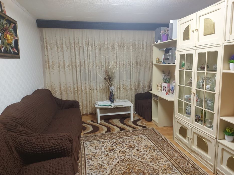 Apartament 4 camere, Broșteni