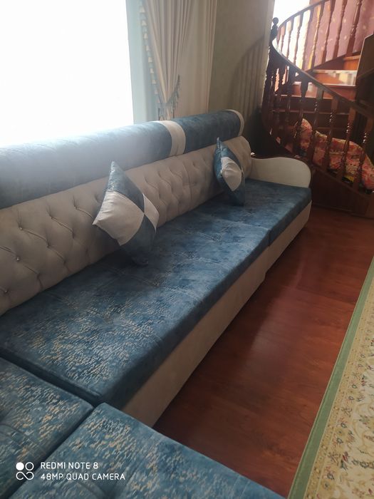 Продам диван с углом длина 4 метра