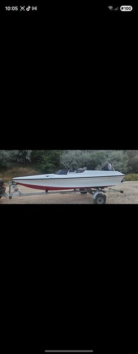 Barca fletcher cu motor