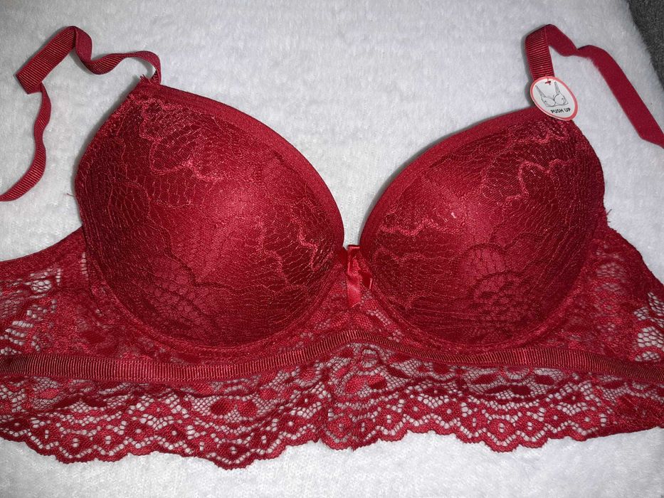 Sutien superb cu dantela prelungita NOU