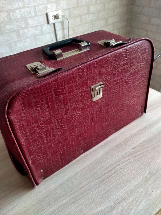 Продам швейную ручную машинку