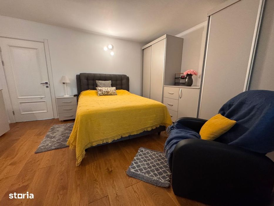 Zamca - apartament cu 3 camere, etaj 1, boxa si garaj