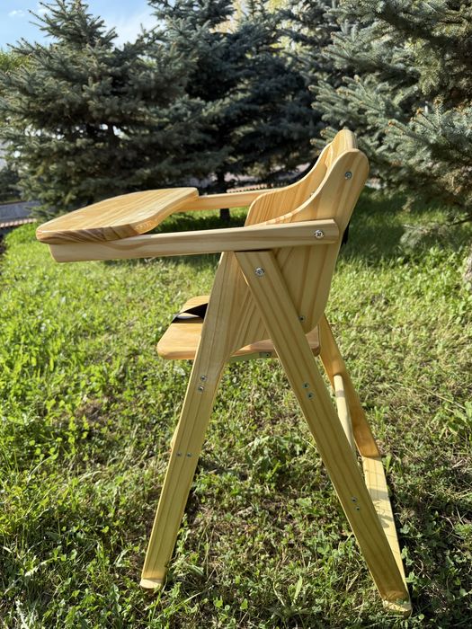 Продам детский стульчик для кормления из дерева