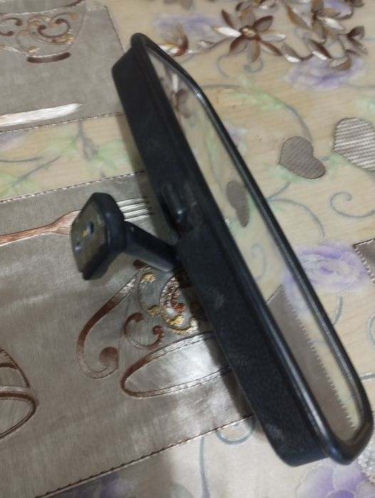 Зеркало заднего вида