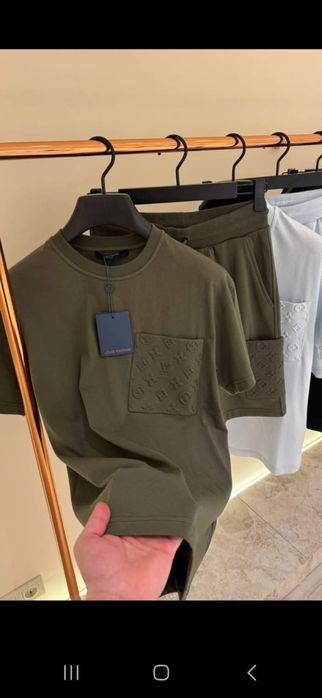 Compleu Louis  Vuitton calitate premium