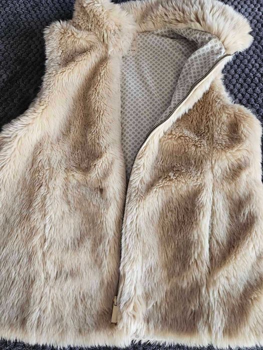 Елеци ZARA пухени