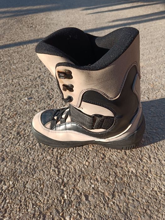 Vand boots snowboard marime 41