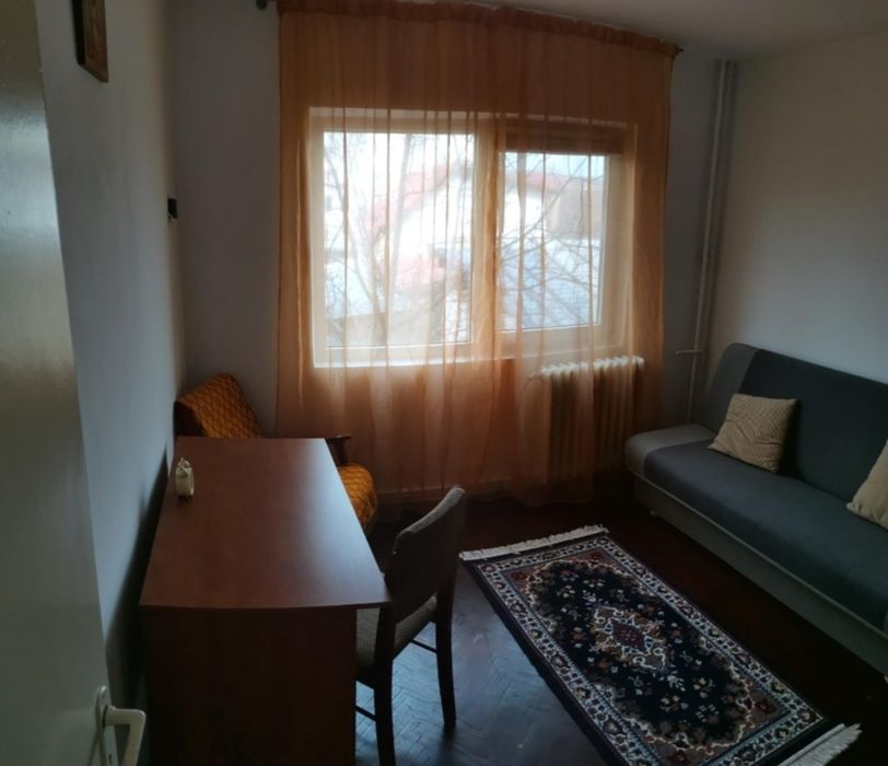 Apartament de închiriat.