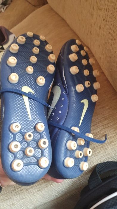 Футболни бутонки nike 41 и 38.5