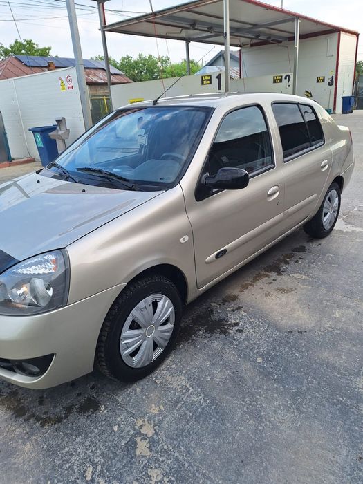 Vând Clio simbol