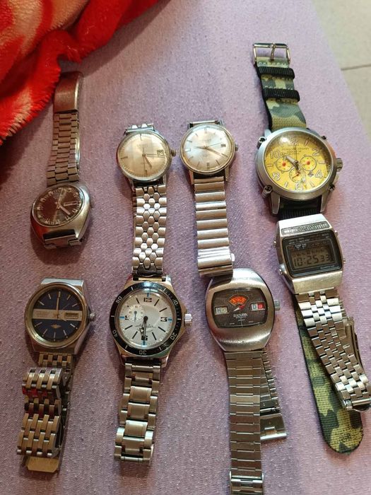 Часовници стенни и ръчни