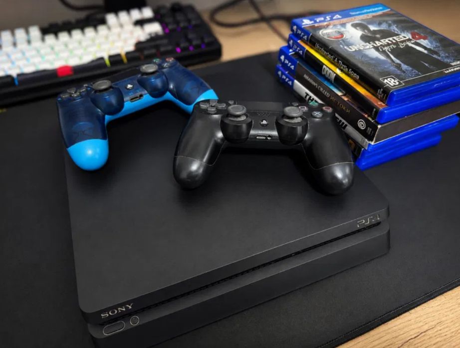PlayStation 4 slim 1trb