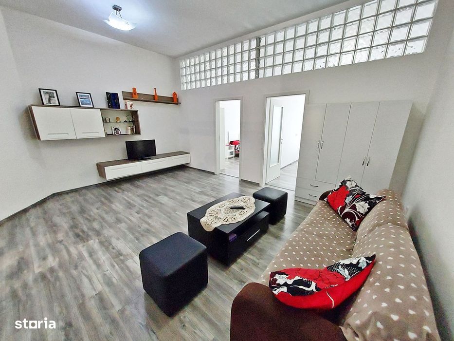 Apartament 3 camere, boxa, pod, parcare, Centru,  zona B-dul Eroilor