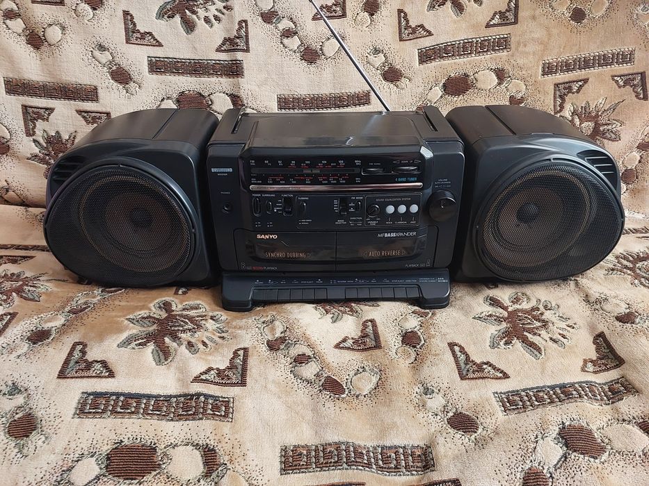 Магнитофон SANYO модель M 933 SR