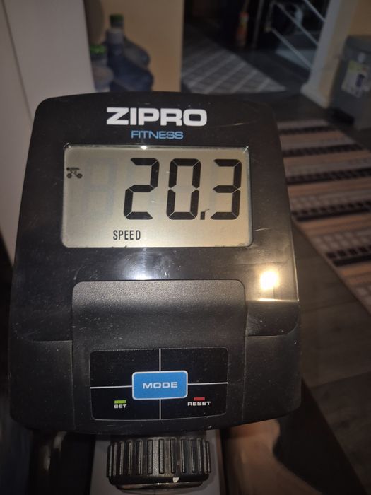 Vind bicicleta pentru recuperare Zipro Vision putin folosită