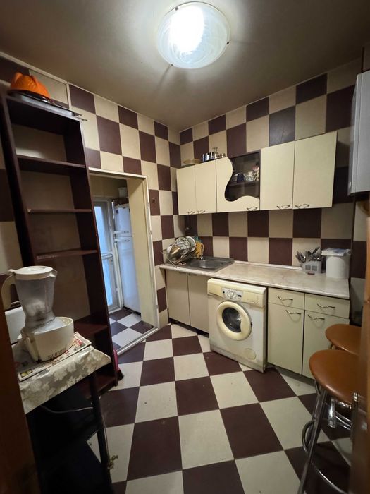 Proprietar – 2 camere decomandat + curte + beci, Nerva Traian