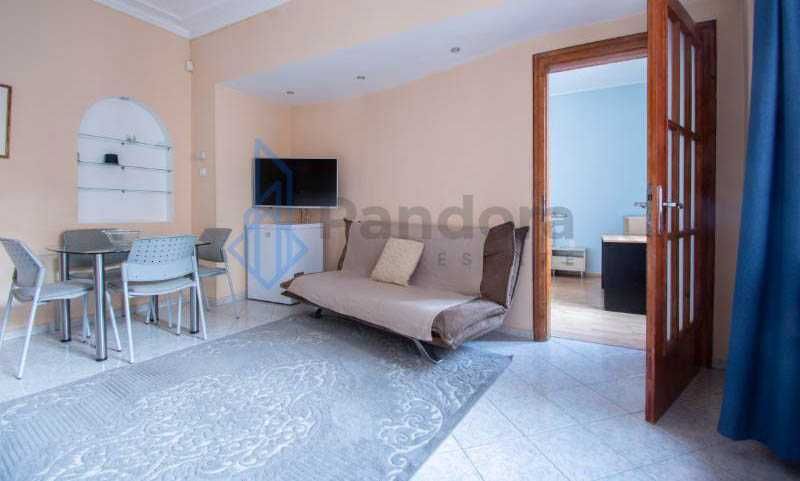 Дава се под наем Тристаен апартамент в София, Център - 100 кв.м за 599 € - Снимка #4