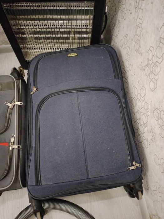 Срочно продам чемодан