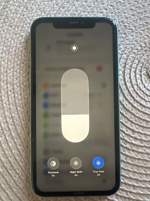 Iphone 11 de 128 baterie 85%