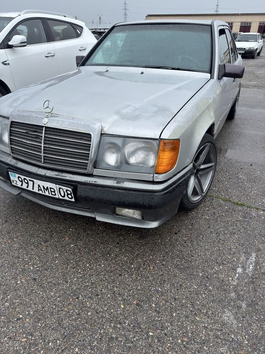 Продам мерседес W124 220
