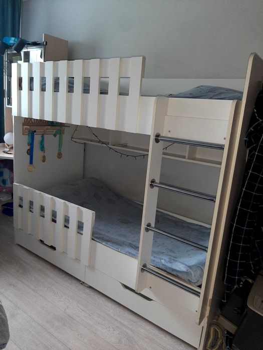 Двухъярусная кровать б.у