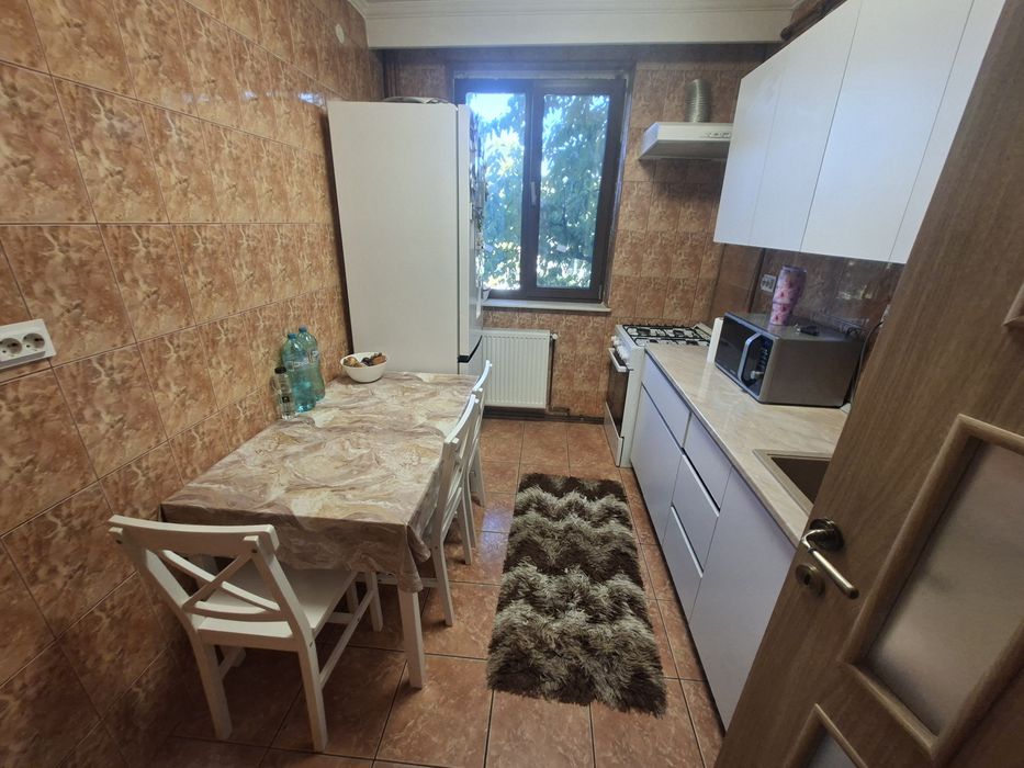 VAND apartament 3 CAMERE MOBILAT/UTILAT stradal in cartier CRAIOVEI,PR