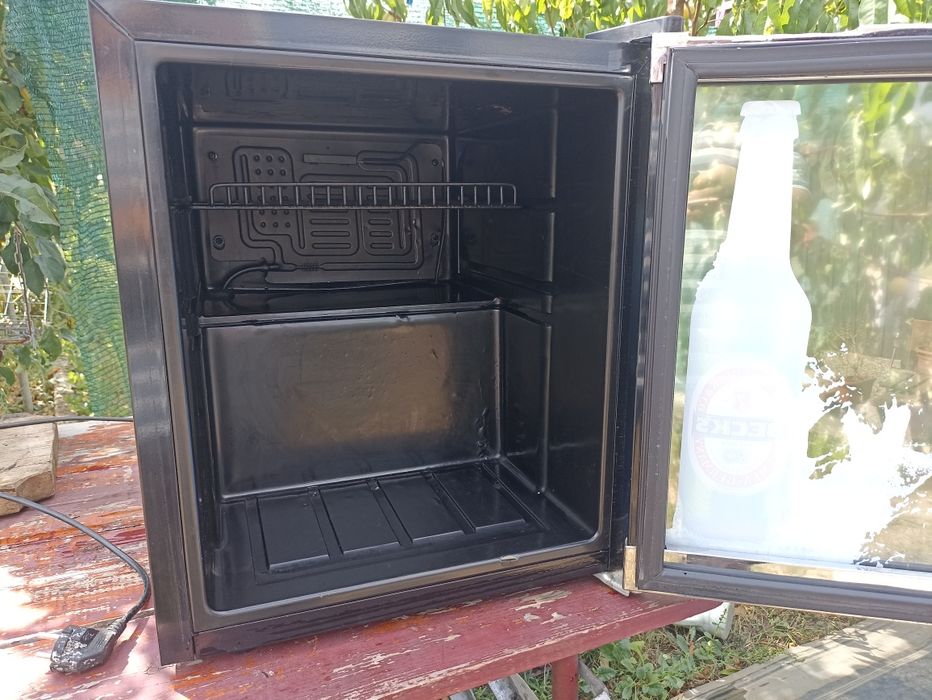 Mini frigider - vitrină