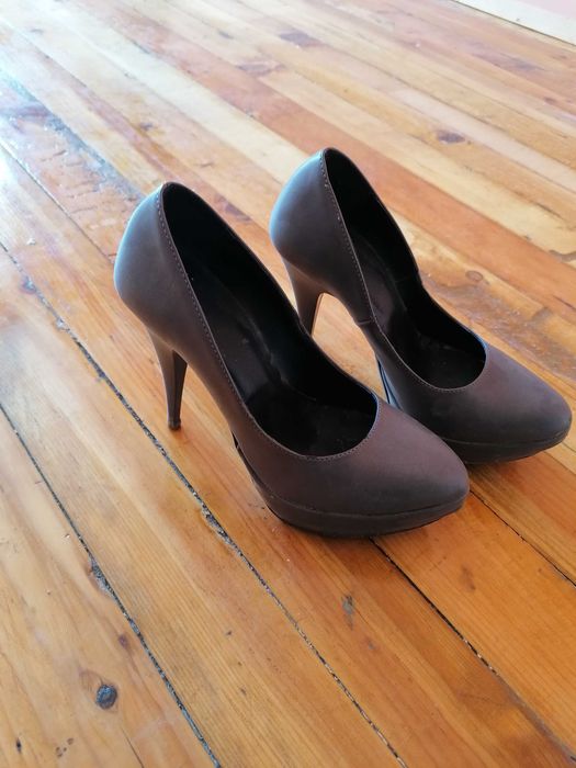 ЕЛЕГАНТНИ Обувки- 35 и 36 номер