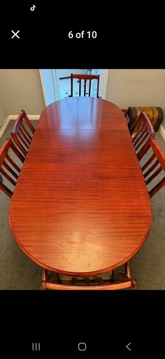Масивна маса със 6 стола