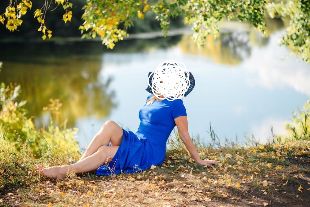 Вечернее синее женское платье