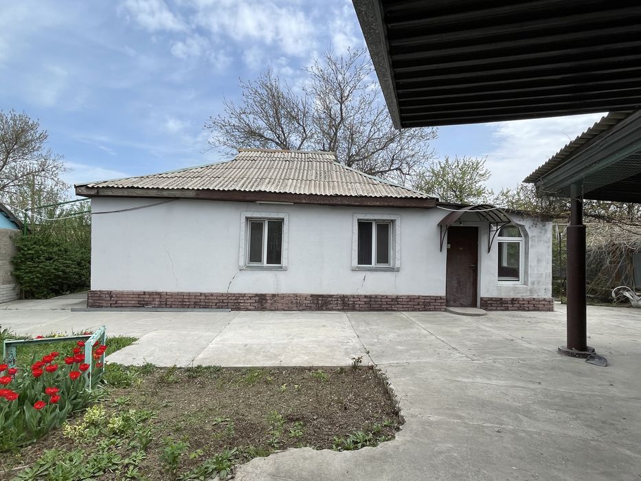 Дом с земельным учаском