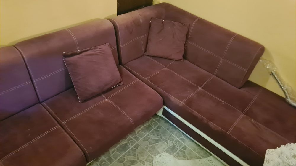 Продавам запазен диван