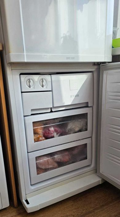 холодильник Samsung