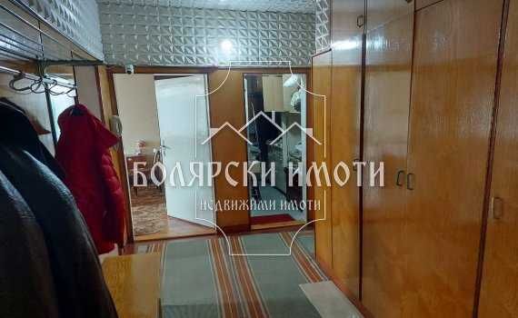 Продава се Тристаен апартамент в Велико Търново, Център - 115 кв.м за 898 €/кв.м - Снимка #8