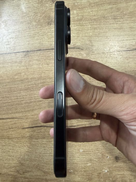 Продам Iphone 16 PRO 256 GB в отличном состояний.