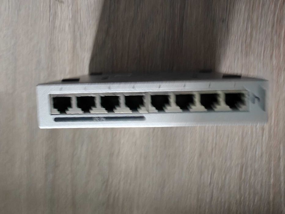 Ubiquiti UniFi Switch 8 Port (US-8-60W) PoE Gigabit Switch