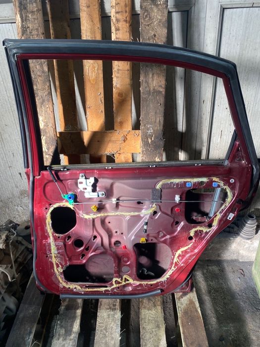 Продается дверь для Honda Accord 96 года