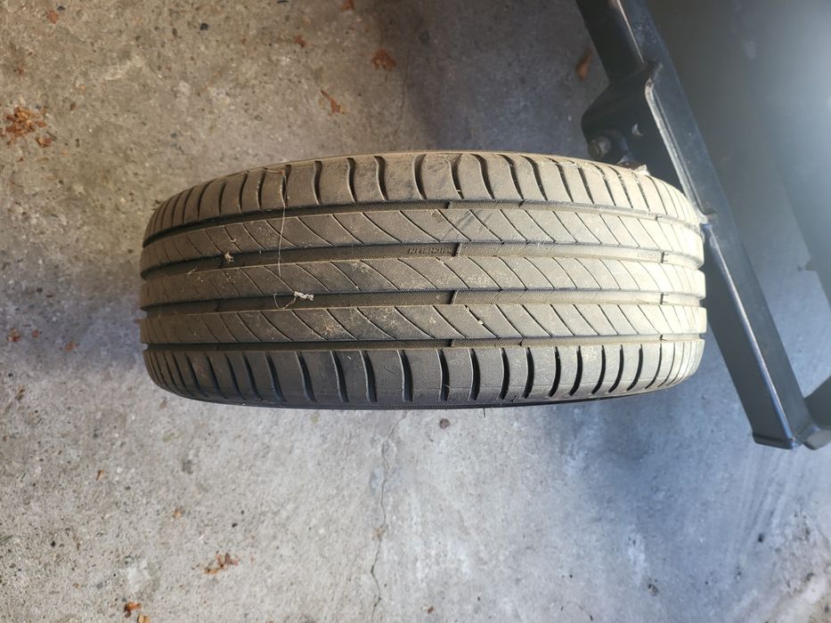 Vand 4 genti ptr audi a3 cu cauciucuri vara Michelin