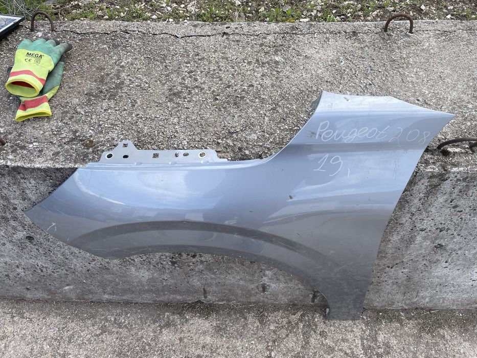 Ляв калник за Peugeot 208 Пежо 208  2019г-