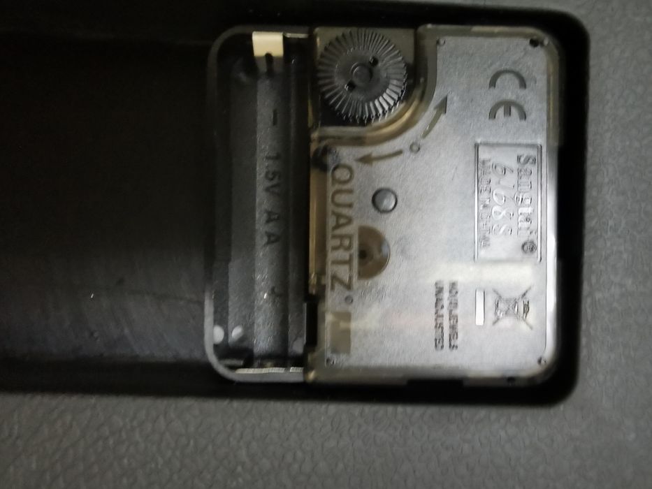 Уникален стенен часовник