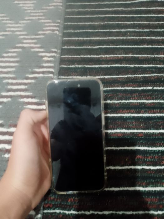 Apple iPhone 15 pro max Dubai orqa kirishkasi yarimi yöq