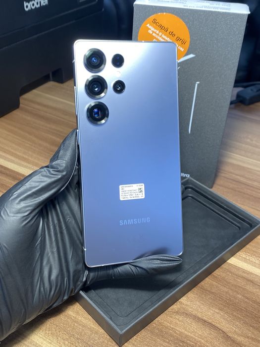 Samsung Galaxy s25 ultra • 512 GB • Titanium Silverblue