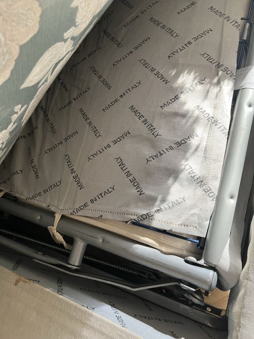 диван Италия.Требуется химчистка