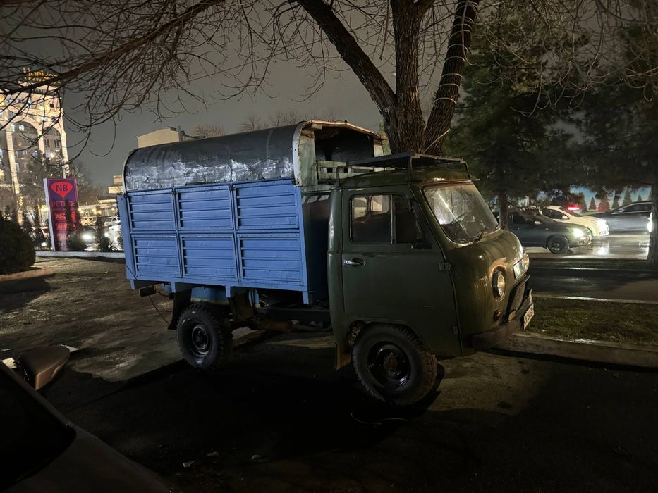 Uaz sotiladi bortli benzinda yurgan